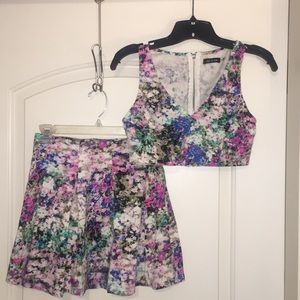 Flower print crop top w/ matching skirt